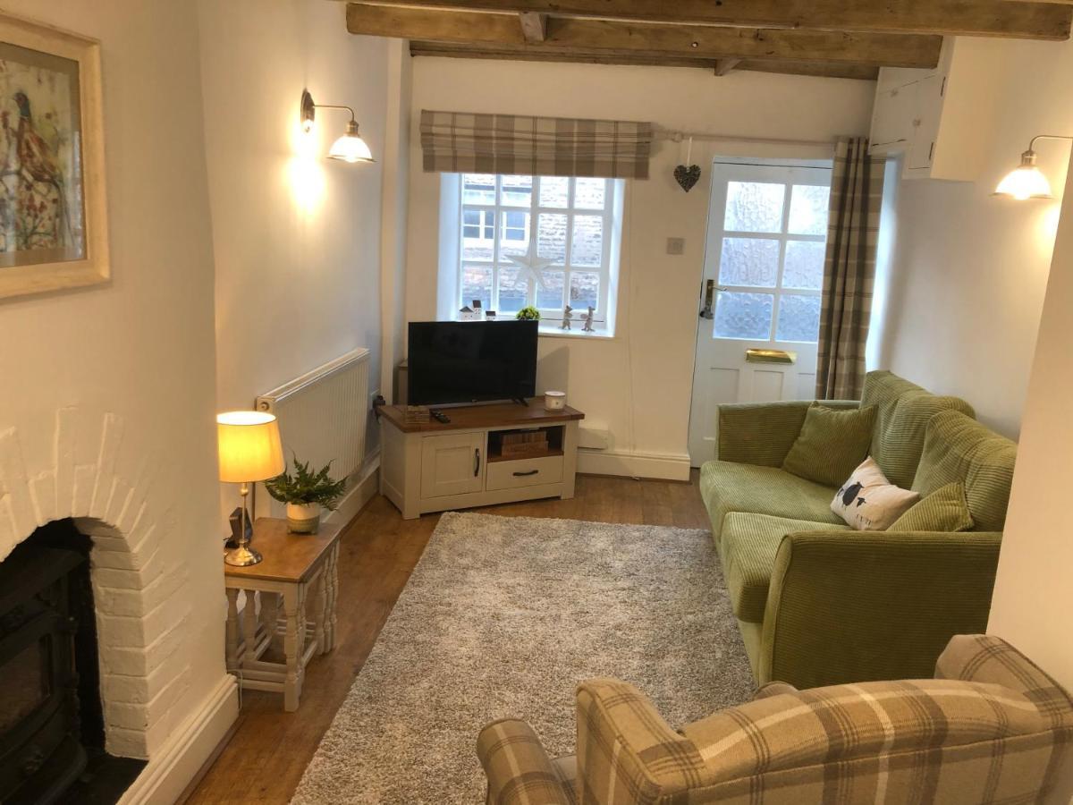 Hill Cottage, Thornton-Le-Dale Торнтън Дейл Екстериор снимка