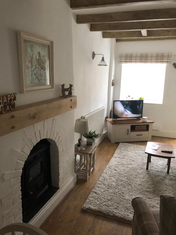 Hill Cottage, Thornton-Le-Dale Торнтън Дейл Екстериор снимка
