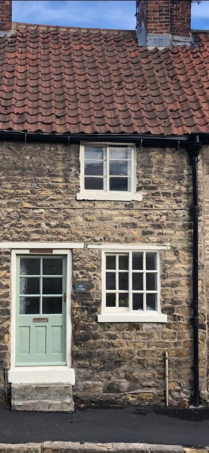 Hill Cottage, Thornton-Le-Dale Торнтън Дейл Екстериор снимка